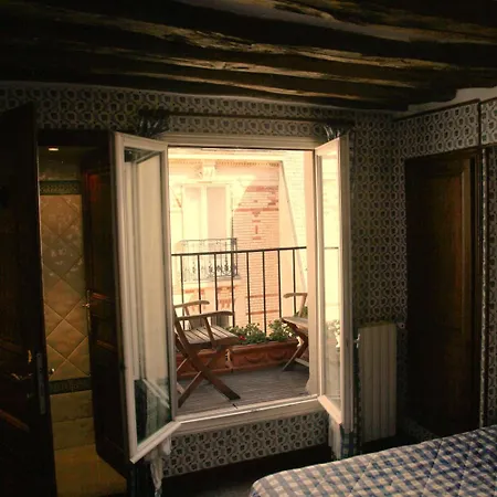 Hotel Du Lys Paris